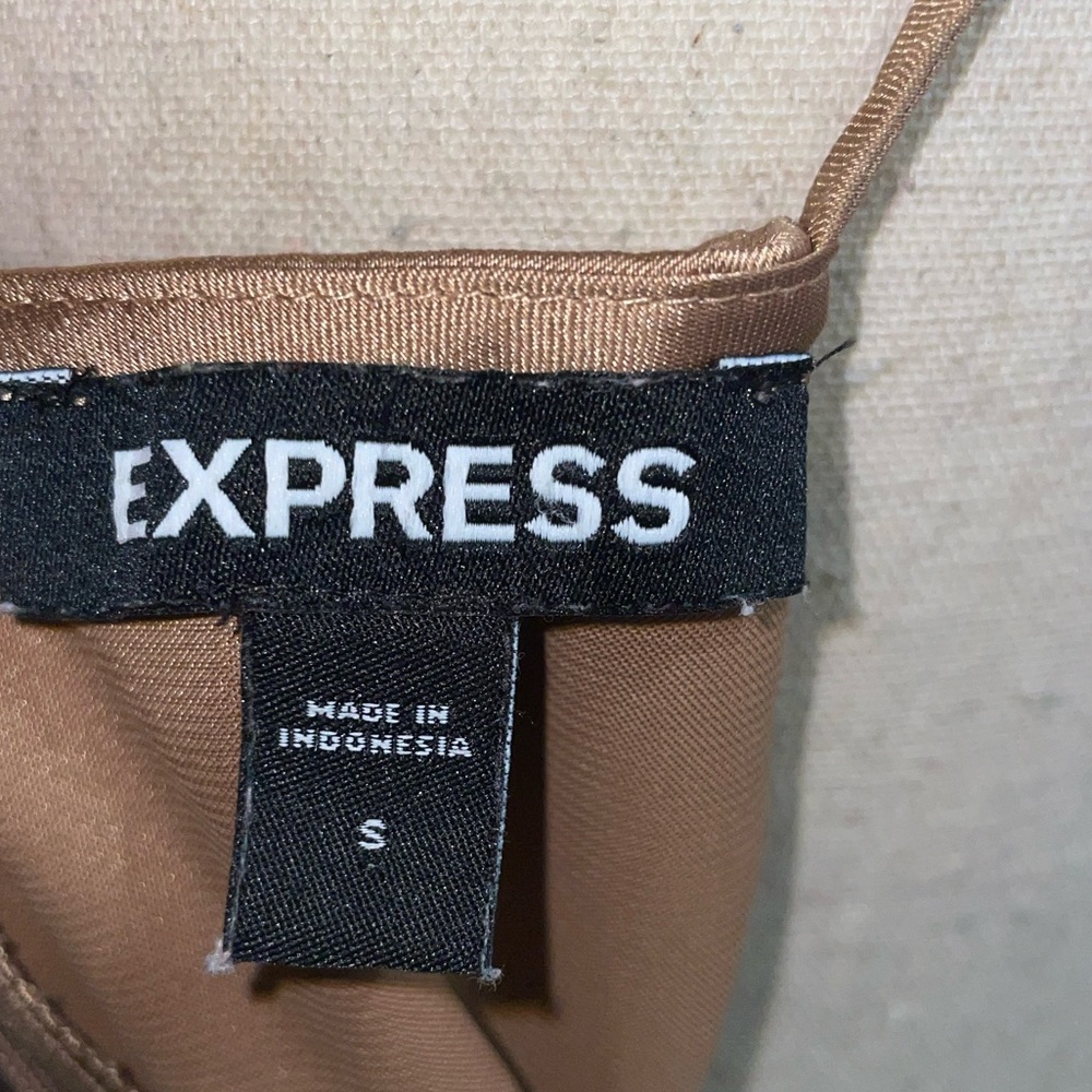 Express Dress with Knot Detail - Picture 8 of 9